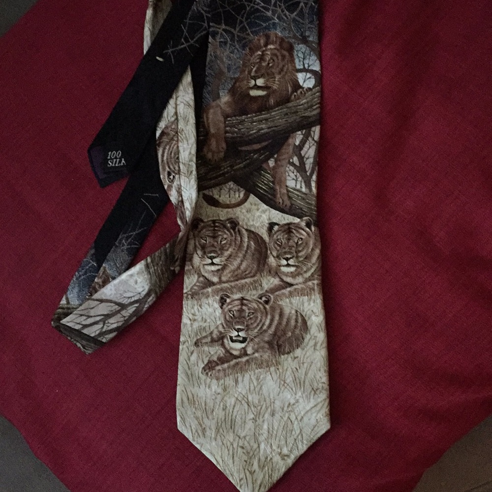 King of Beasts all silk  tie the EUC